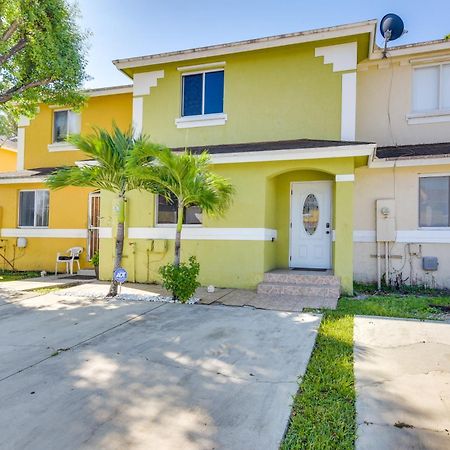 Opa-Locka Townhome, 15 Mi To Miami Beach! Buitenkant foto