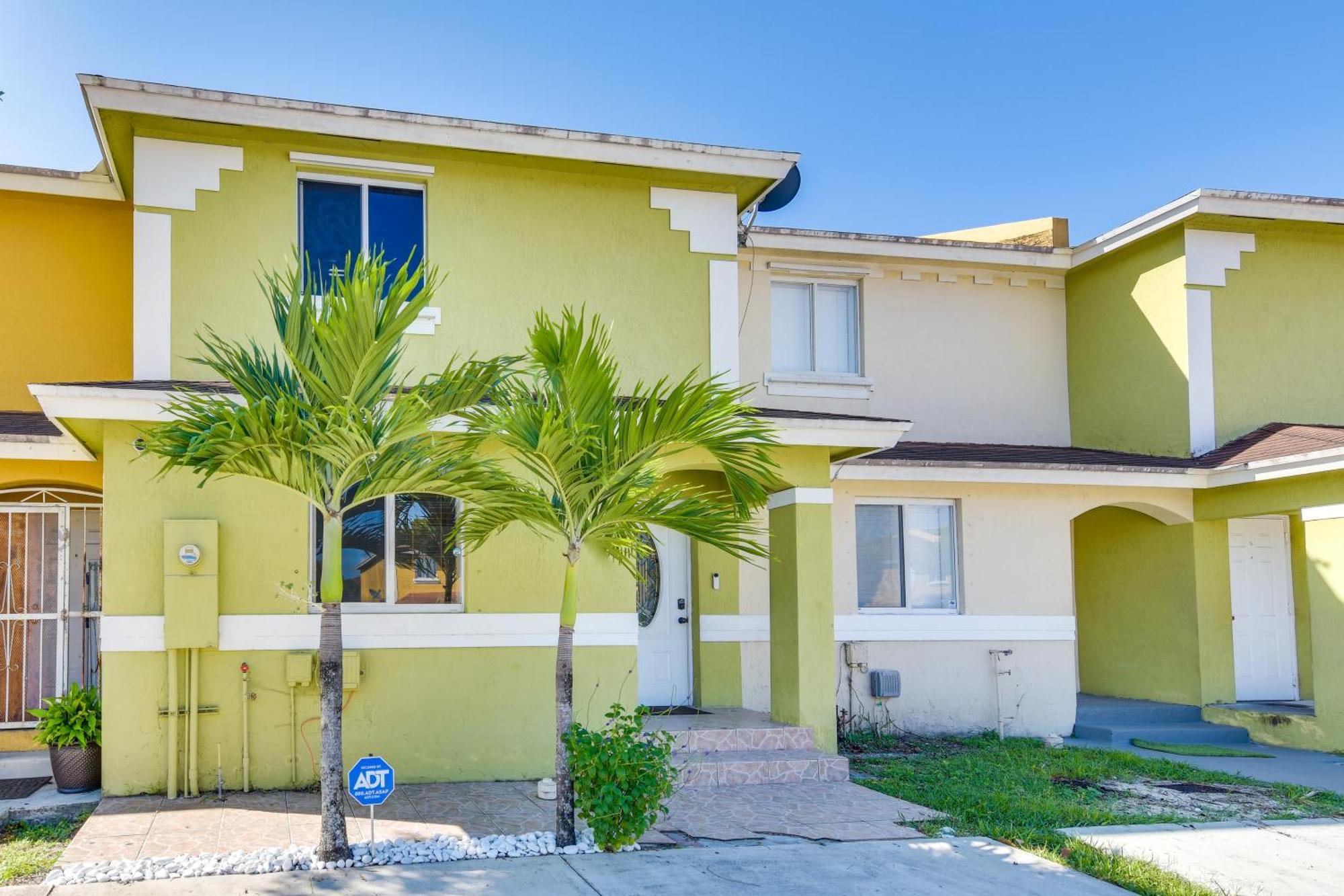 Opa-Locka Townhome, 15 Mi To Miami Beach! Buitenkant foto