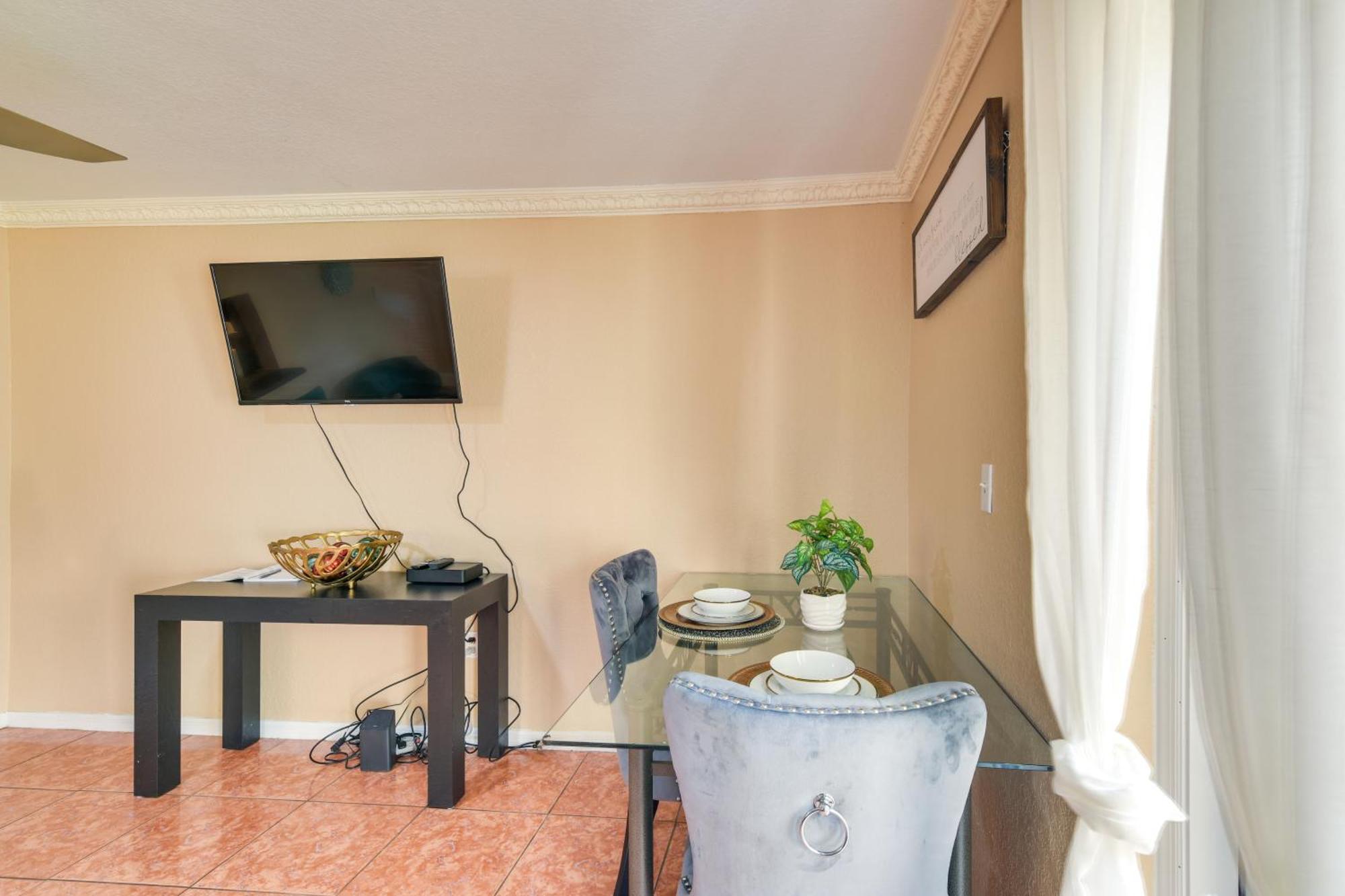 Opa-Locka Townhome, 15 Mi To Miami Beach! Buitenkant foto