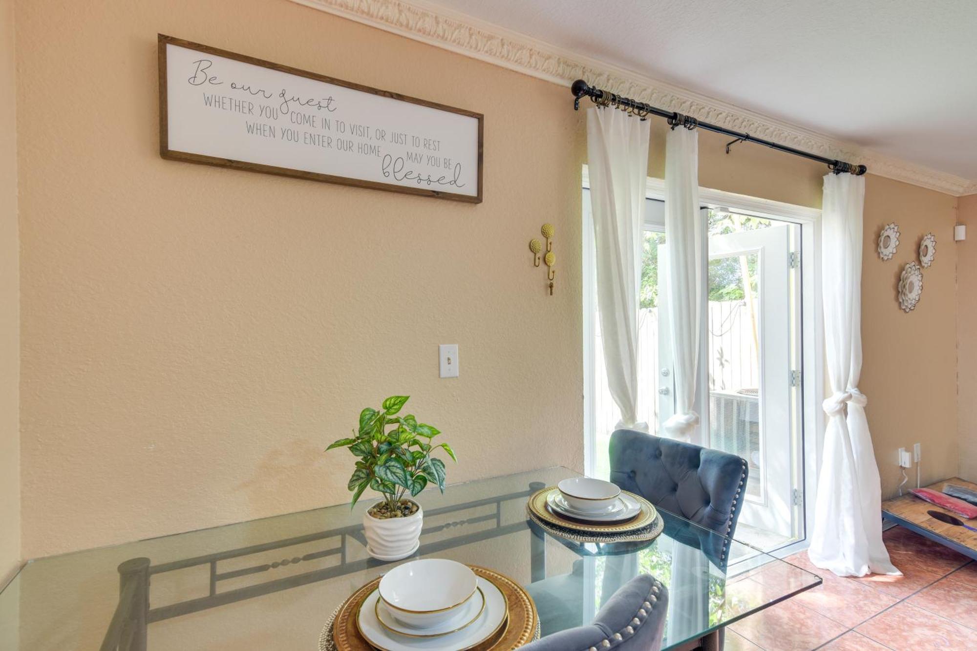 Opa-Locka Townhome, 15 Mi To Miami Beach! Buitenkant foto