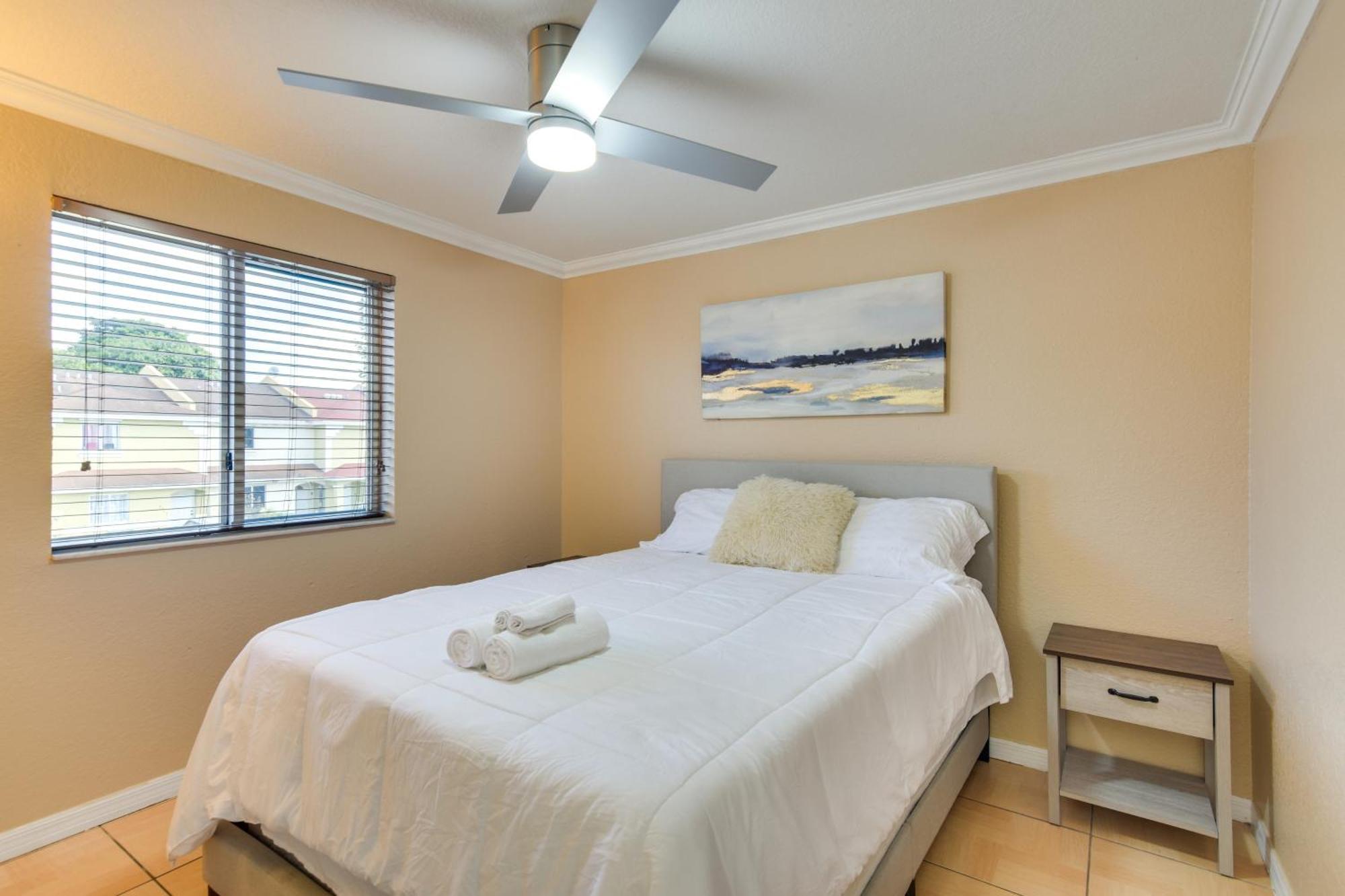 Opa-Locka Townhome, 15 Mi To Miami Beach! Buitenkant foto