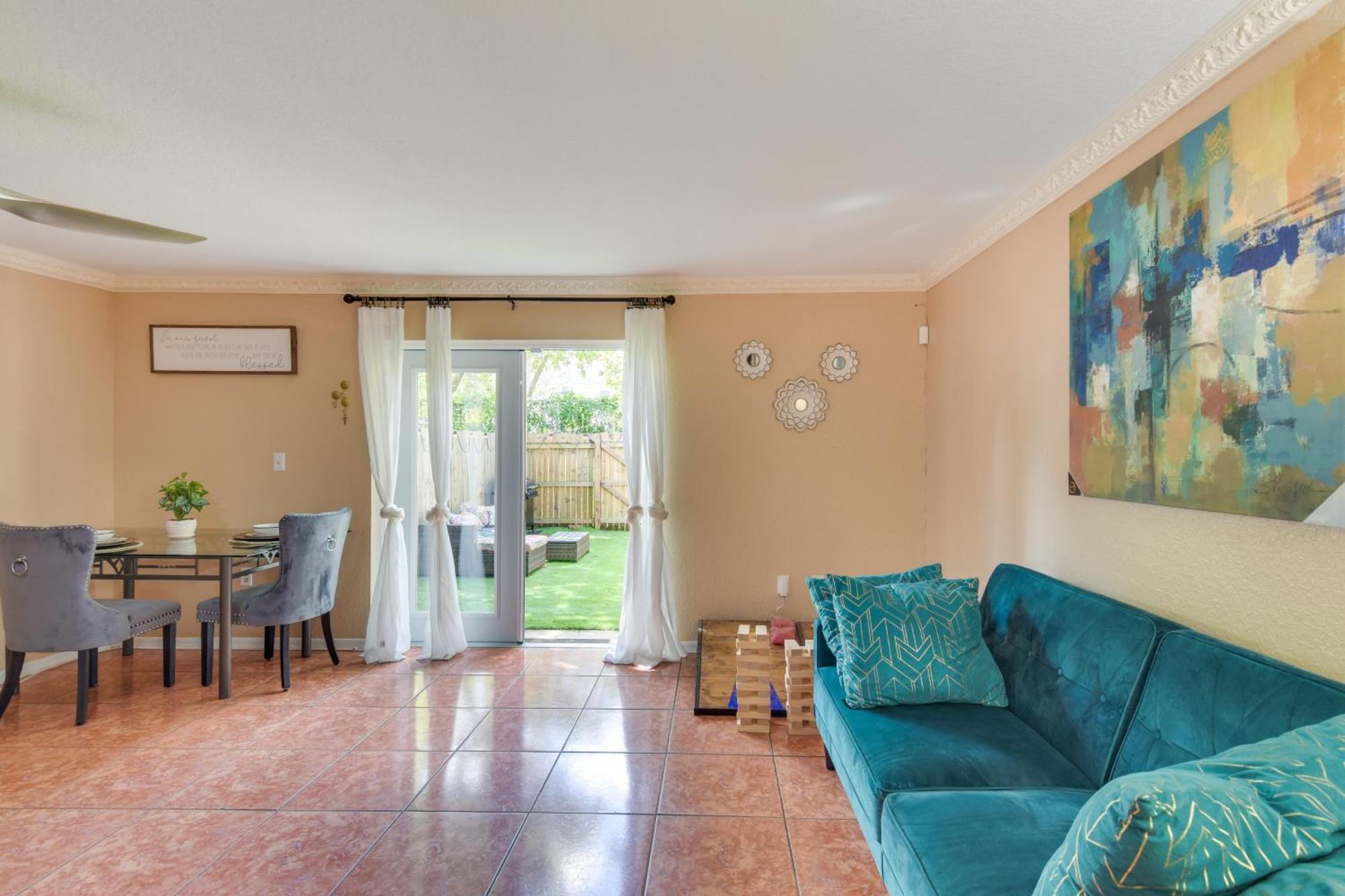 Opa-Locka Townhome, 15 Mi To Miami Beach! Buitenkant foto