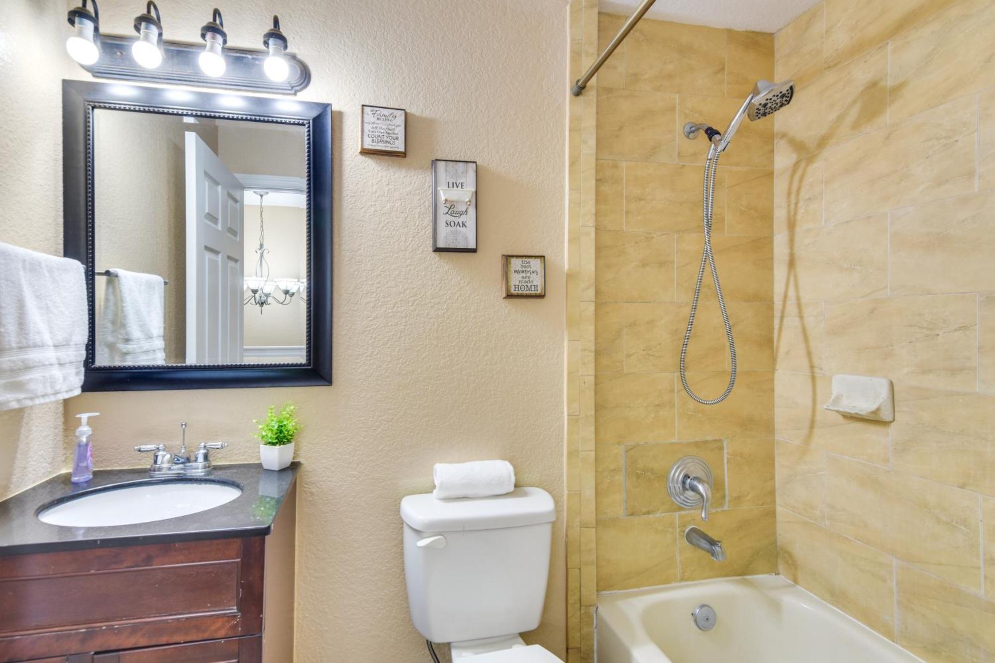 Opa-Locka Townhome, 15 Mi To Miami Beach! Buitenkant foto