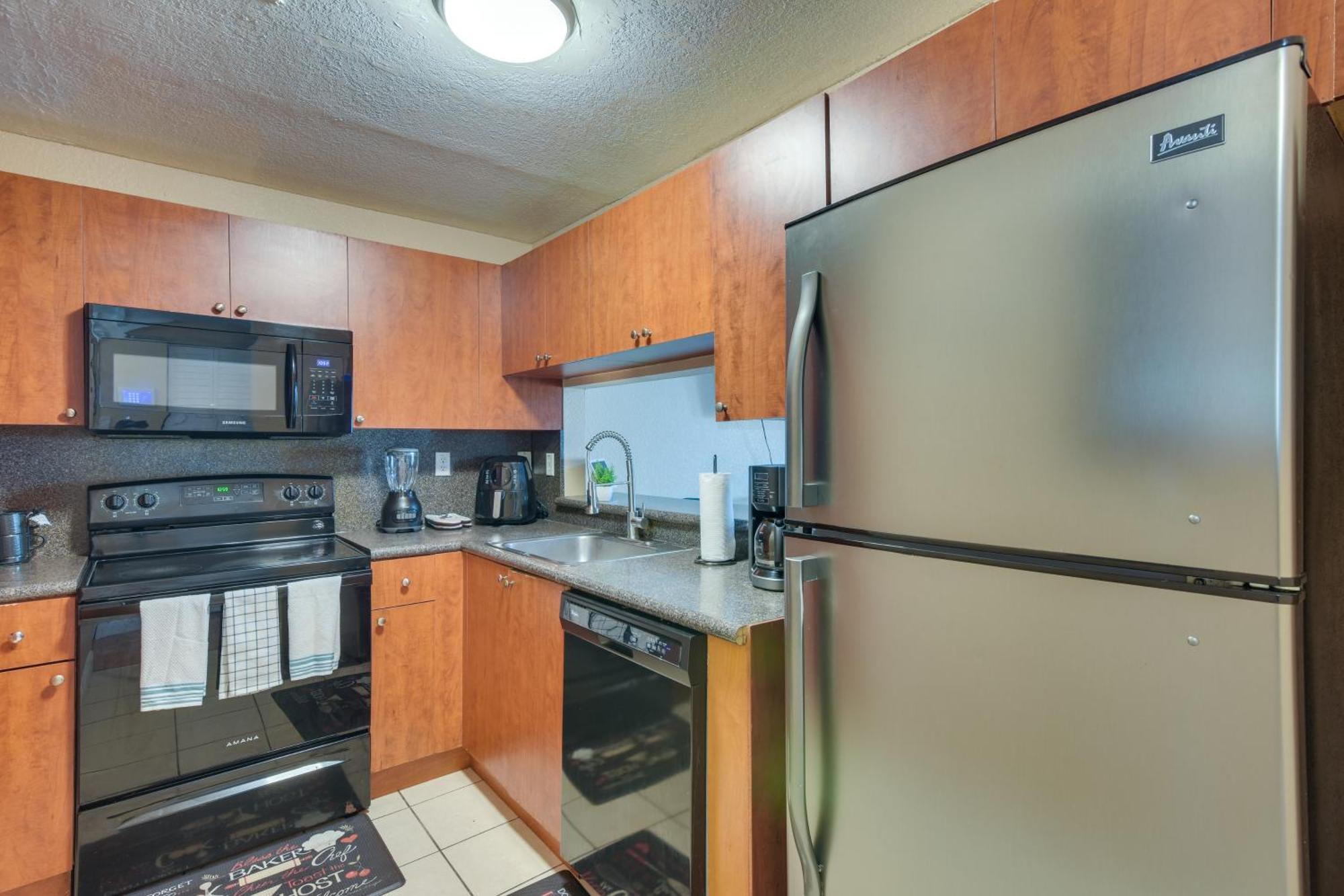 Opa-Locka Townhome, 15 Mi To Miami Beach! Buitenkant foto